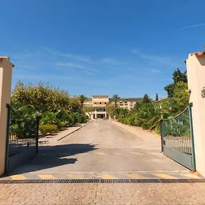https://palais-lumiere-la-chambre-blanche.fr-provencehotel.com